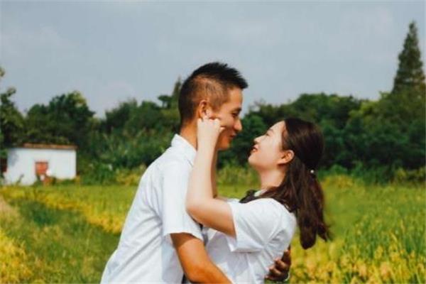 男朋友越来越冷淡怎么办 男朋友对我没兴趣了怎么办 男朋友越来越冷淡怎么办 男朋友对我没兴趣了怎么办