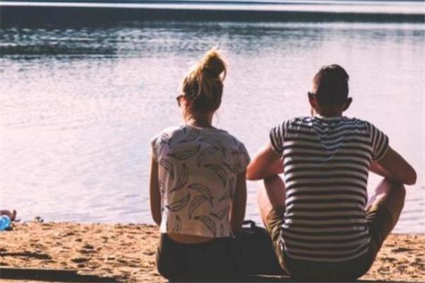 男朋友越来越冷淡怎么办 男朋友对我没兴趣了怎么办 男朋友越来越冷淡怎么办 男朋友对我没兴趣了怎么办