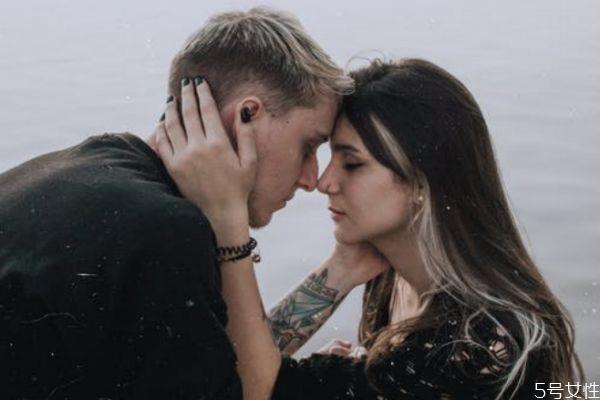 男人微信聊暧昧的心态 老公出轨证据收集技巧 男人微信聊暧昧的心态 老公出轨证据收集技巧