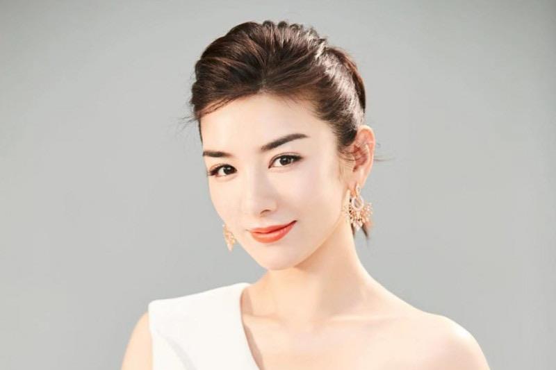 娱乐黄奕（中国内地女演员、歌手、制片人、导演）  1