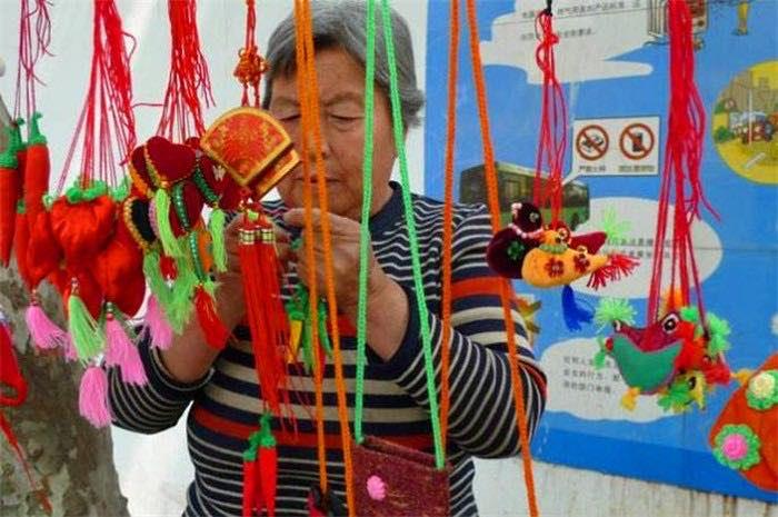 生活五彩绳是哪五种颜色(端午节戴的五彩绳有什么寓意与意义) 2