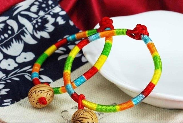 生活五彩绳是哪五种颜色(端午节戴的五彩绳有什么寓意与意义) 1