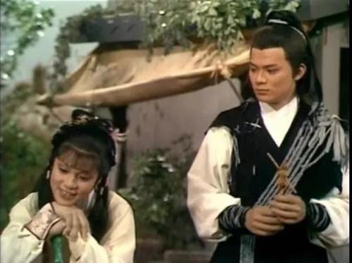 大学不谈恋爱,还等社会RMB玩家入场5