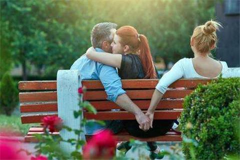 有女朋友了又遇到心动的人心理