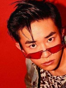 ​男明星们挑战复古油头，苏有朋尴尬，周润发经典，黄渤秒变男神