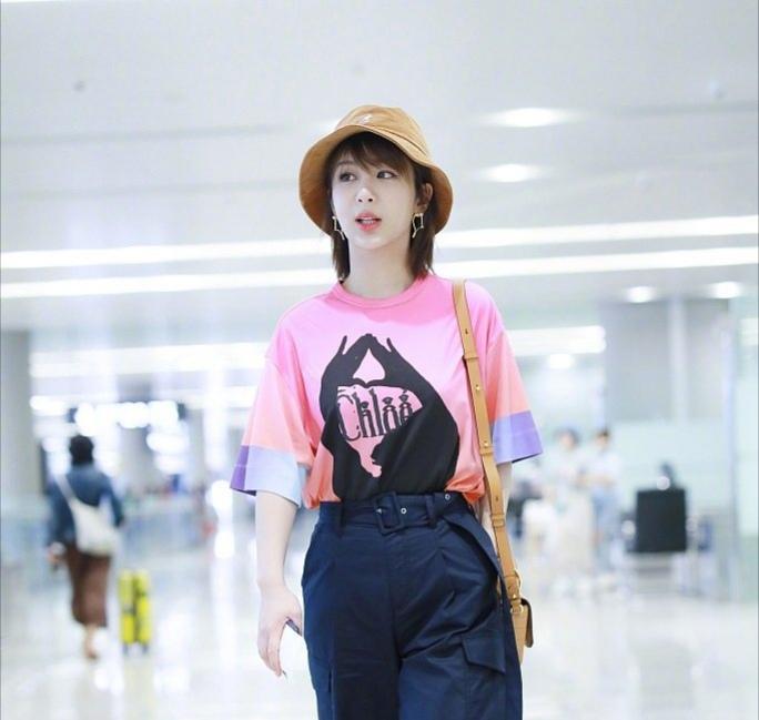 杨紫为郑爽送生日祝福，粉丝却在网上吵了起来，这样的事情不少见