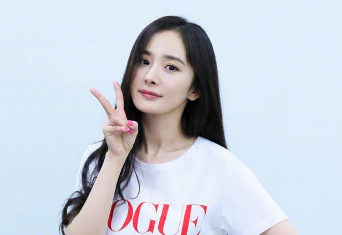 杨幂终于官宣新剧啦!确认出演“肖医生”,搭档还是《镇魂》男主