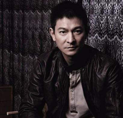 杨丽娟时隔11年还想见刘德华,家破人亡还不够?网友:真·脑残粉