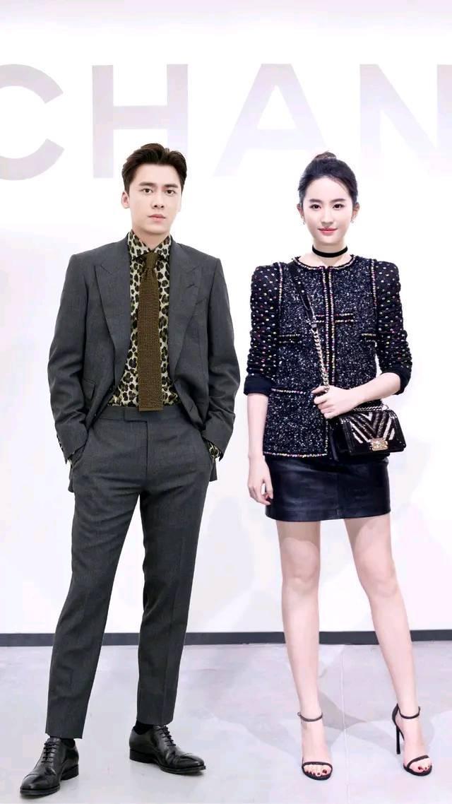 李易峰刘亦菲携手官宣恋情,微博高调秀恩爱,网友:郎才女貌