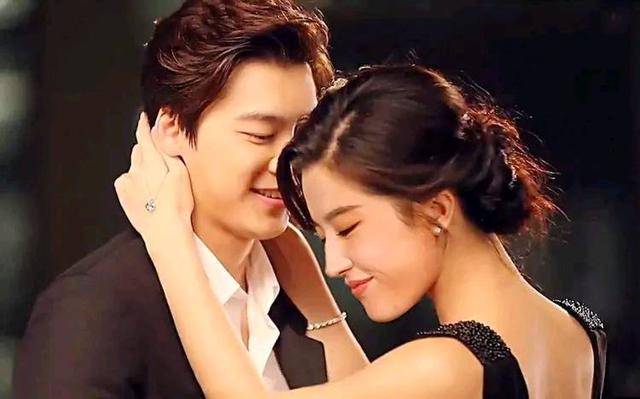 李易峰刘亦菲携手官宣恋情,微博高调秀恩爱,网友:郎才女貌