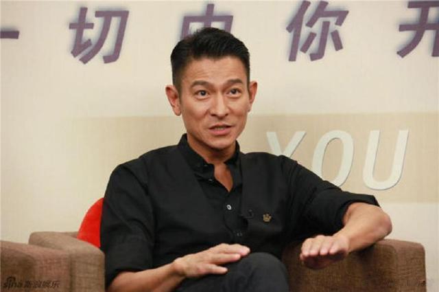 刘德华发型又酷又帅,蓬松又整齐更有男人味,喜欢油头的男生试试