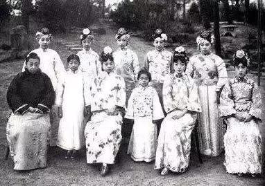 唯一一个敢跟皇帝离婚的女人:末代皇妃文秀是如何做到的?