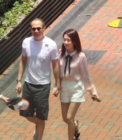 李泽楷的新女友隐忍懂事,会成为下一个甘比?