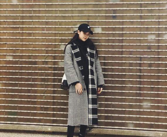 欧阳娜娜ins上晒私照，穿搭接地气，元气活力满满