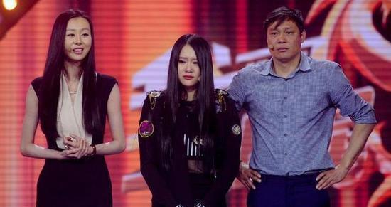 范志毅19岁女儿近照, 美艳动人, 国籍不是中国, 挚爱鹿晗!