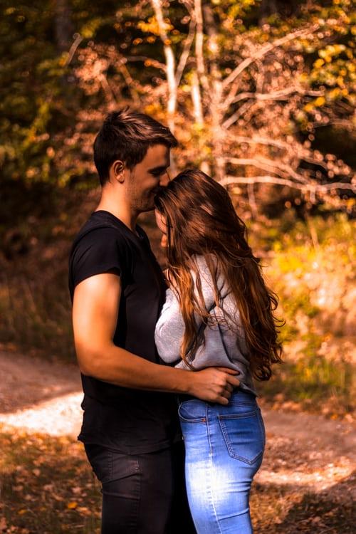 相亲多久可以牵手搂腰?