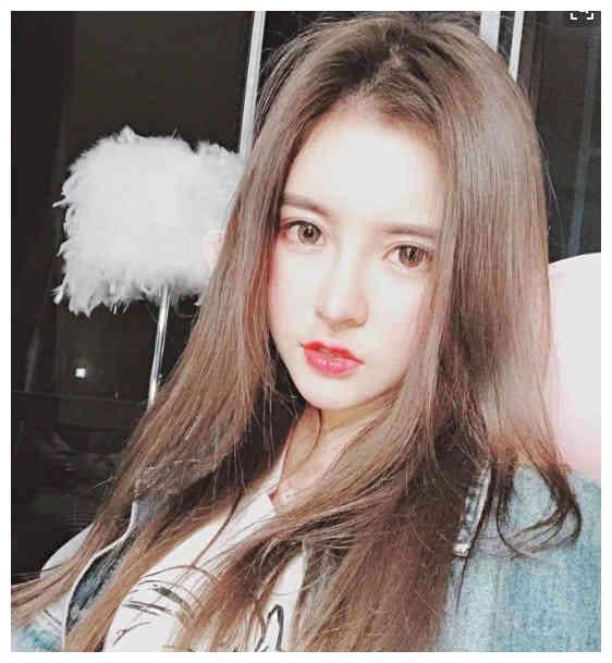 王思聪新女友曝光，女方的年龄让网友热议，也就只有王校长了！