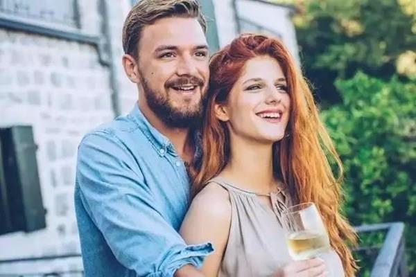 互相喜欢却不敢在一起