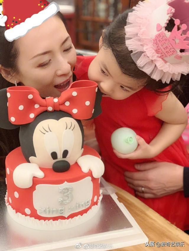 汪峰章子怡为醒醒庆祝三岁生日