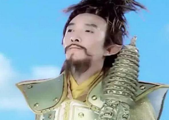 还记得《欢天喜地七仙女》里的扫把星吗?如今被网友称为冻龄男神