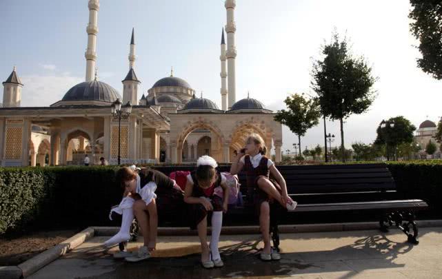 车臣是个什么样的民族？俄罗斯194个民族中，为何车臣闹得最凶？