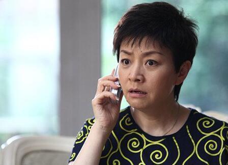 58岁宋丹丹当奶奶，离婚21年的英达示好求和！网友：早干嘛去了