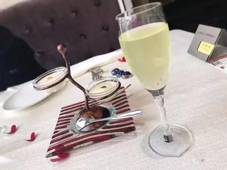 王思聪花1000万买的香槟有多牛?