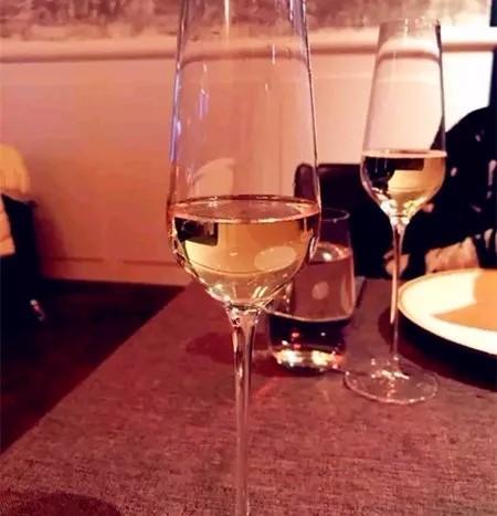 王思聪花1000万买的香槟有多牛?