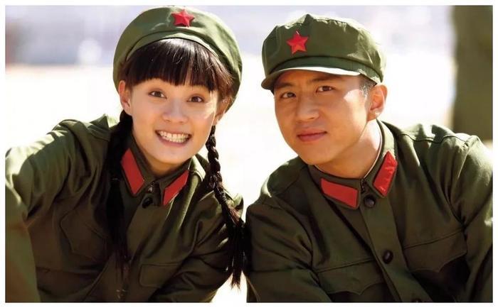 邓超孙俪携手出席发布会,宣布正式息影照顾儿女!确诊已怀上三胎