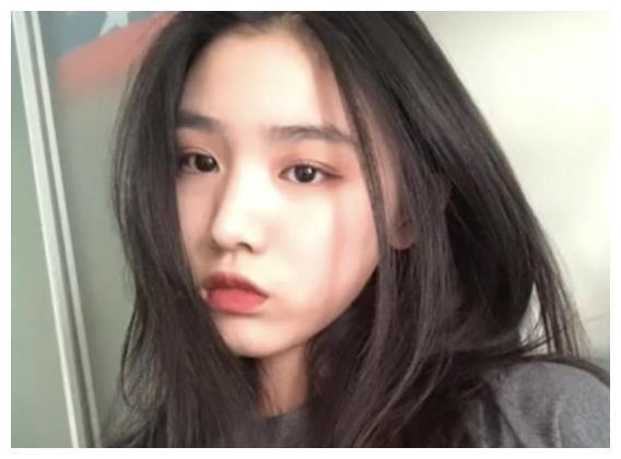 汪峰大女儿晒自拍,14岁小苹果颜值超高,章子怡视如己出