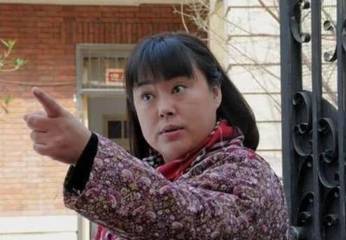 48岁李菁菁近照,曾遭500导演封杀,如今移居海外活成这样