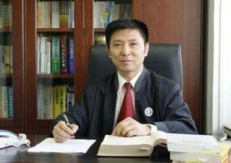 王宝强律师图反击，马蓉晒被打照，网友直呼这手腕太高明了