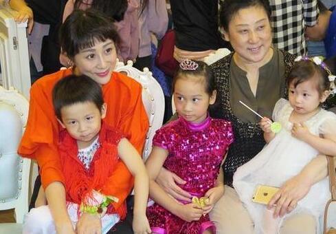 陈浩民五年生四个孩子还不够?陈浩民还要追生第五个?真寒心了