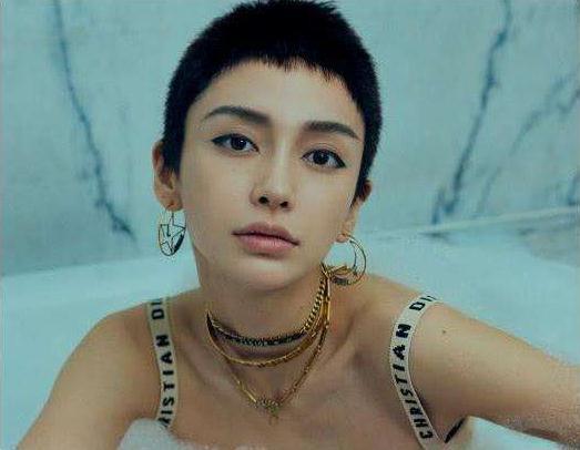 杨颖“狗啃刘海”撞脸王子文?果然她还是适合“仙女发型”!