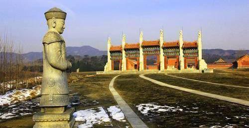 日军占领北平,为何没有破坏清皇陵?此人功不可没!