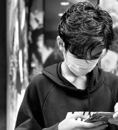 张智霖罕见晒儿子正面照,网友:太帅了,快出道吧