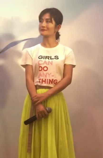 张嘉倪：我身高164，袁咏仪：我170，镜头转向谢娜后亮了！