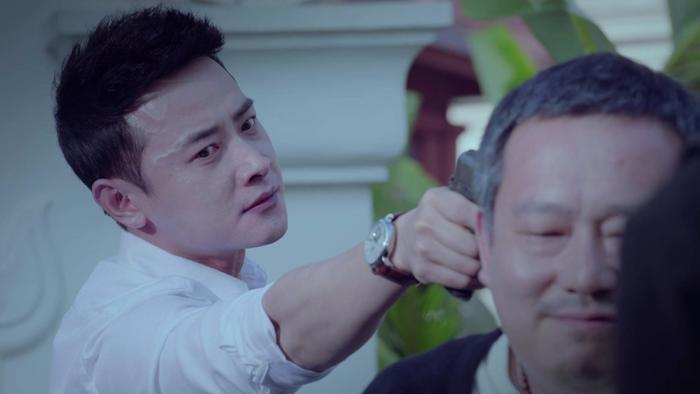 电视剧《真爱的谎言之破冰者》收官，靳远投身大海生死未卜