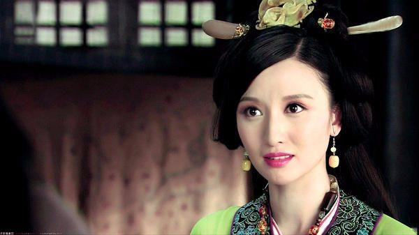 张檬整残了，如今张萌也大变脸疑似整容，网友：完全认不出