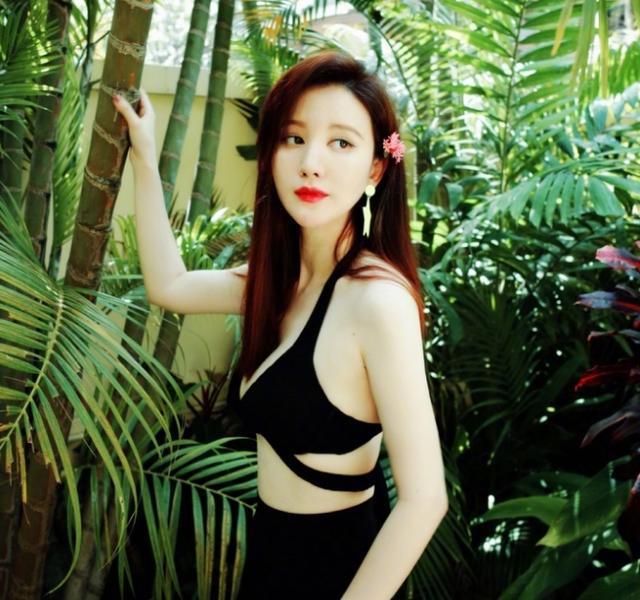 张檬整残了，如今张萌也大变脸疑似整容，网友：完全认不出