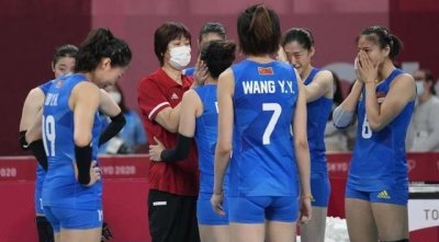 ​62岁郎平彻底告别国家队，40年前的秋天意气风发勇夺世界冠军