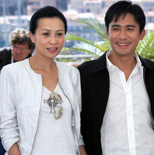 看了梁朝伟和刘嘉玲的同框照,才懂得什么叫羡煞旁人!