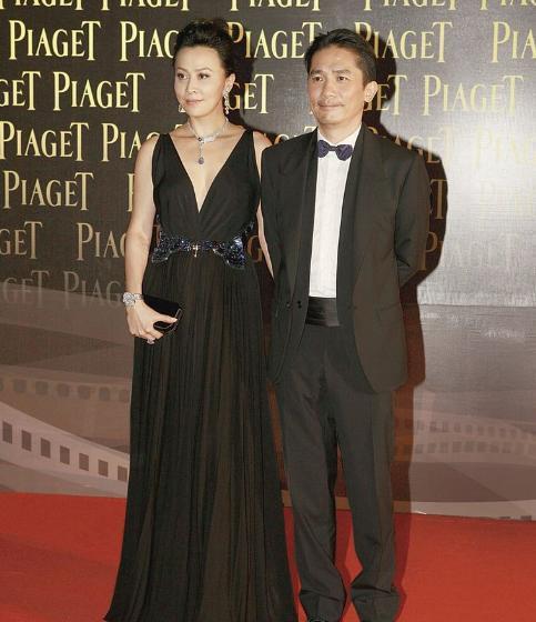 看了梁朝伟和刘嘉玲的同框照,才懂得什么叫羡煞旁人!