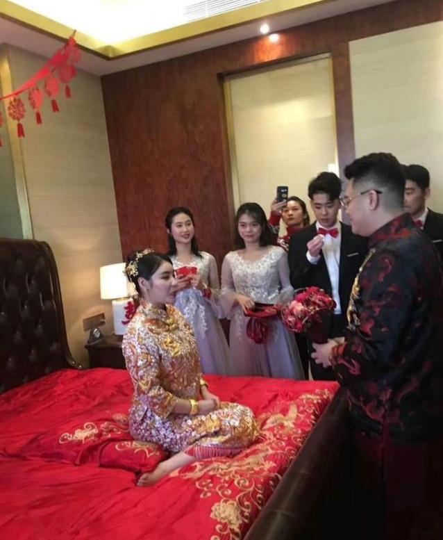 德云社大腕出席婚礼，张云雷当伴郎，原来新郎是郭德纲小舅子