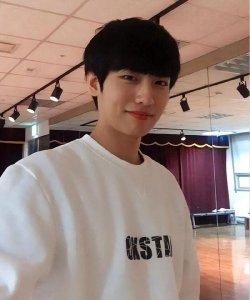 ​韩星金有娜在梨泰院遇难，年仅24岁，已有3位艺人因踩踏事件离世