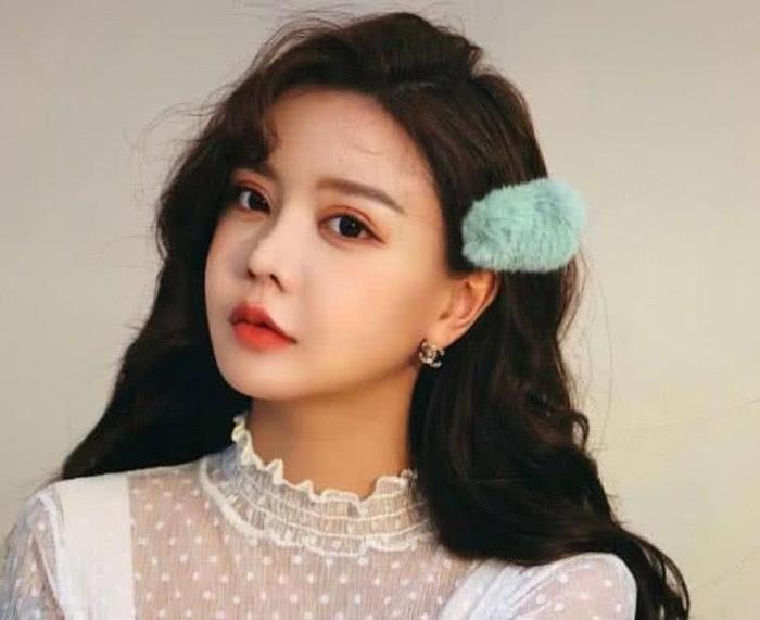 韩安冉未精修的怀孕照流出，网友看到截图后：什么鬼？