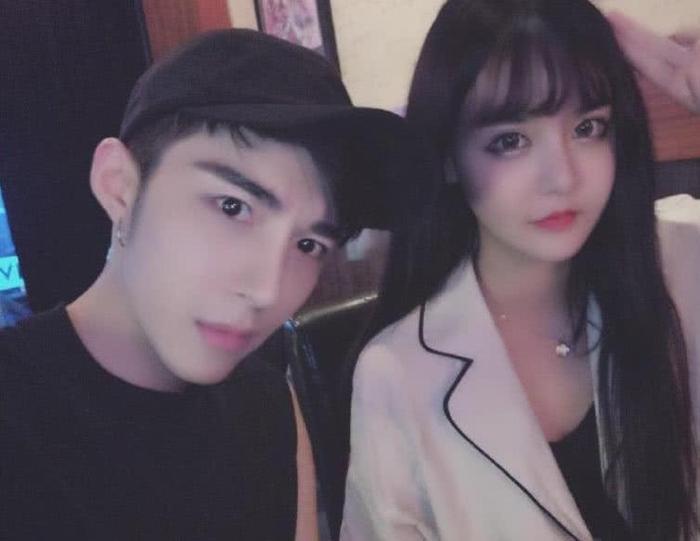 韩安冉未精修的怀孕照流出，网友看到截图后：什么鬼？