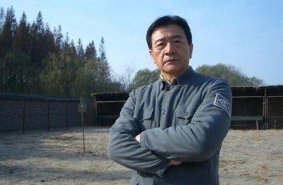 ​被遗忘的演员，40岁时妻子被残忍杀害，现已经64岁