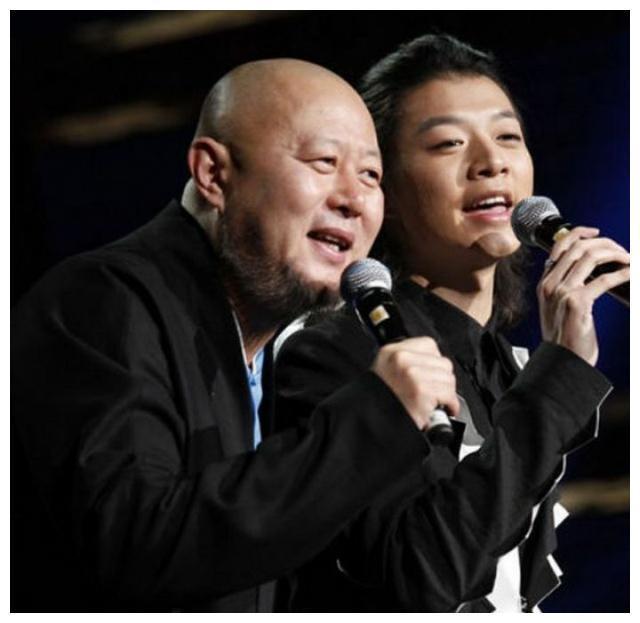 盘点娱乐圈出名的4位星二代，郭麒麟第四，第一和他父亲真像