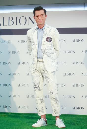 古天乐为自己太帅烦恼，又变白了,你们知道我为了变黑有多努力吗